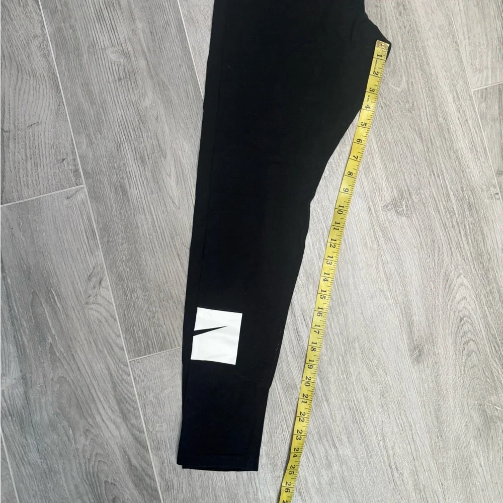 Nike Womens Medium Black Club Logo Leggings Ankle Swoosh Cotton Spandex Tights